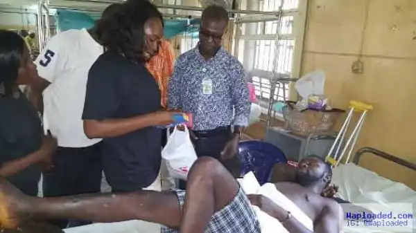 Lekki Gardens welfare team re-visit survivors of collapsed building (photos)